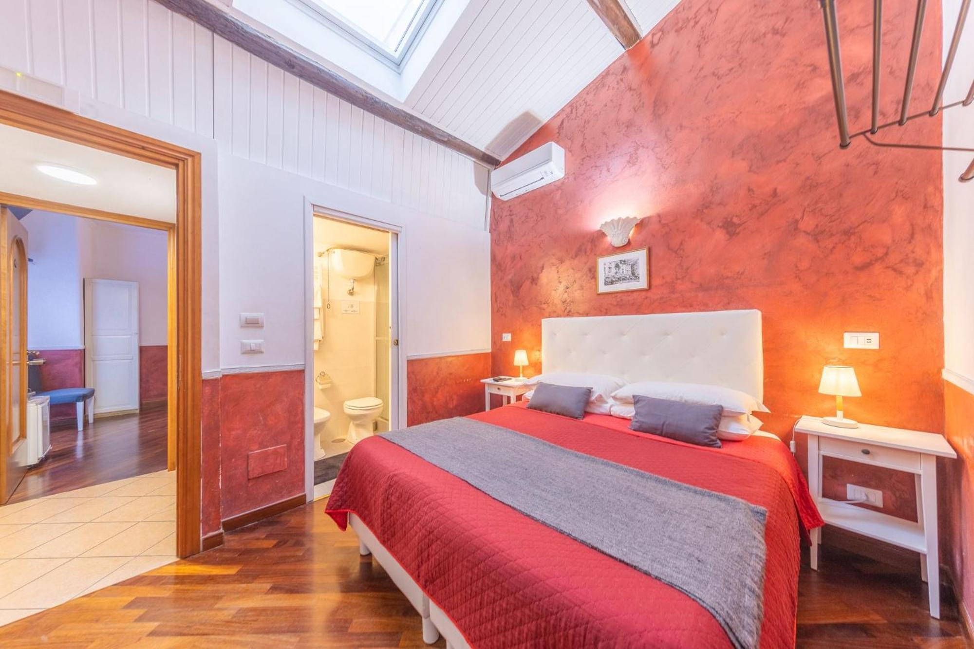 Room In Bb - Skylight Double Room In History House 罗马 外观 照片