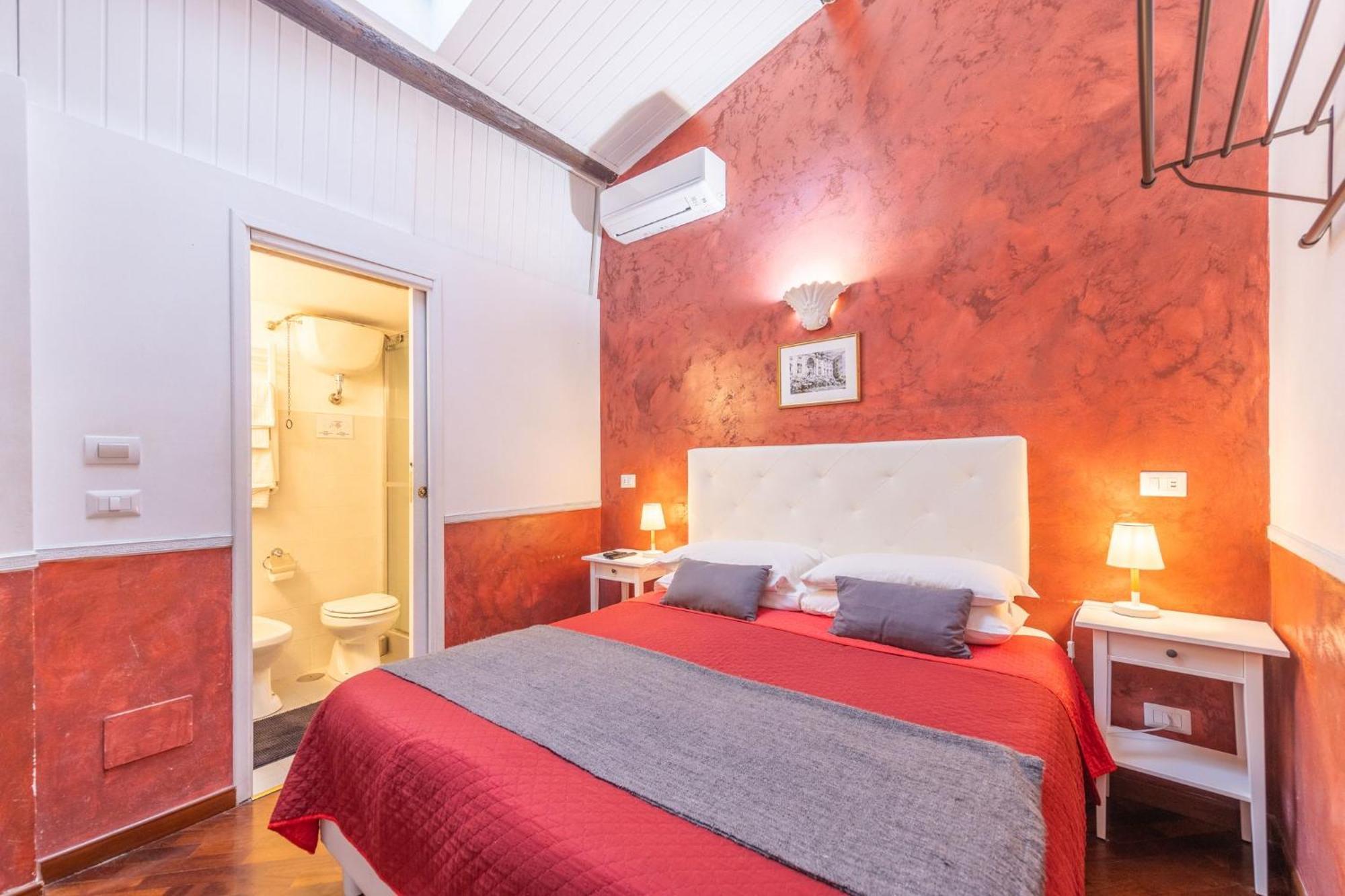 Room In Bb - Skylight Double Room In History House 罗马 外观 照片